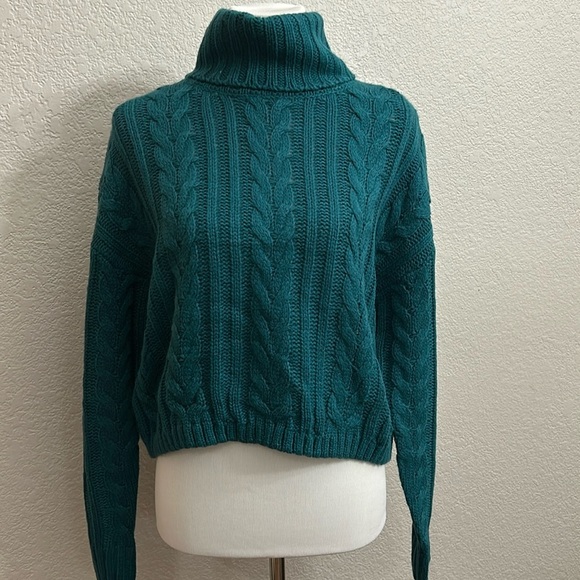 NWT Olive + Oak Green Chunky Crop Turtleneck Sweater - Picture 1 of 4